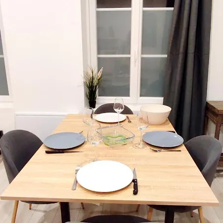 Διαμέρισμα Place Saint Sauveur 50 M2 De Charme. Καν