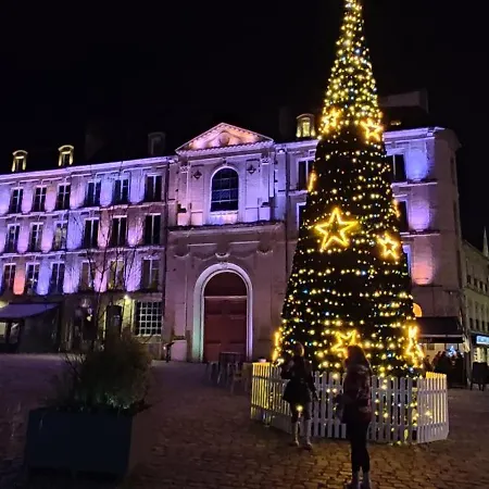 Διαμέρισμα Place Saint Sauveur 50 M2 De Charme.