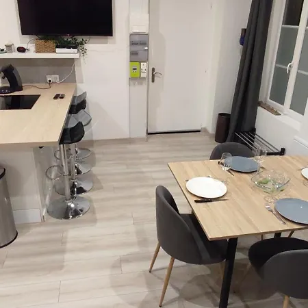 Place Saint Sauveur 50 M2 De Charme. * Καν